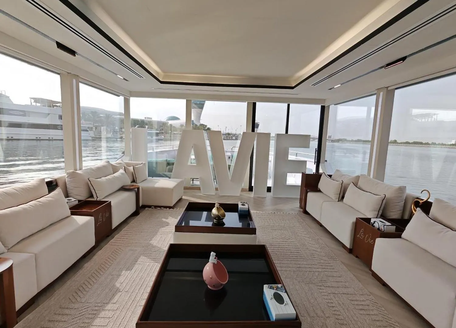 Hotel Lavie Yachts Abu Zabi Hotel na wodzie