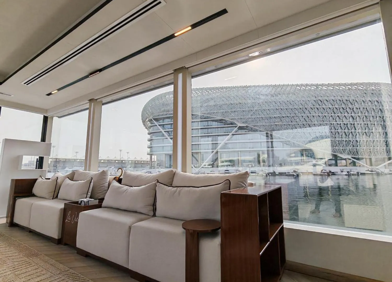 Hotel na wodzie Hotel Lavie Yachts Abu Zabi Zjednoczone Emiraty Arabskie